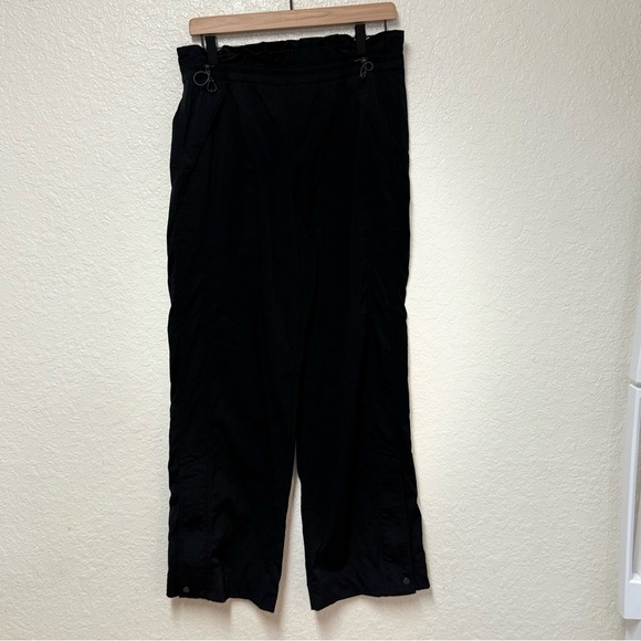 ✨ ATHLETA ✨ Black Trekkie High Rise Parachute Pants Size 8 - Picture 2 of 16